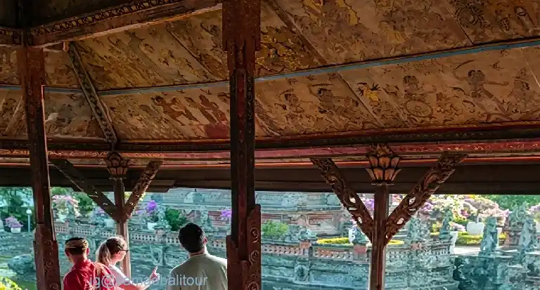 �o�����̃J�[�`���[�^�[�ŃN���^�S�T�֊ό����܂��傤�B